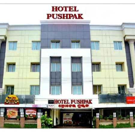 Hotel Pushpak Bhubaneswar Buitenkant foto