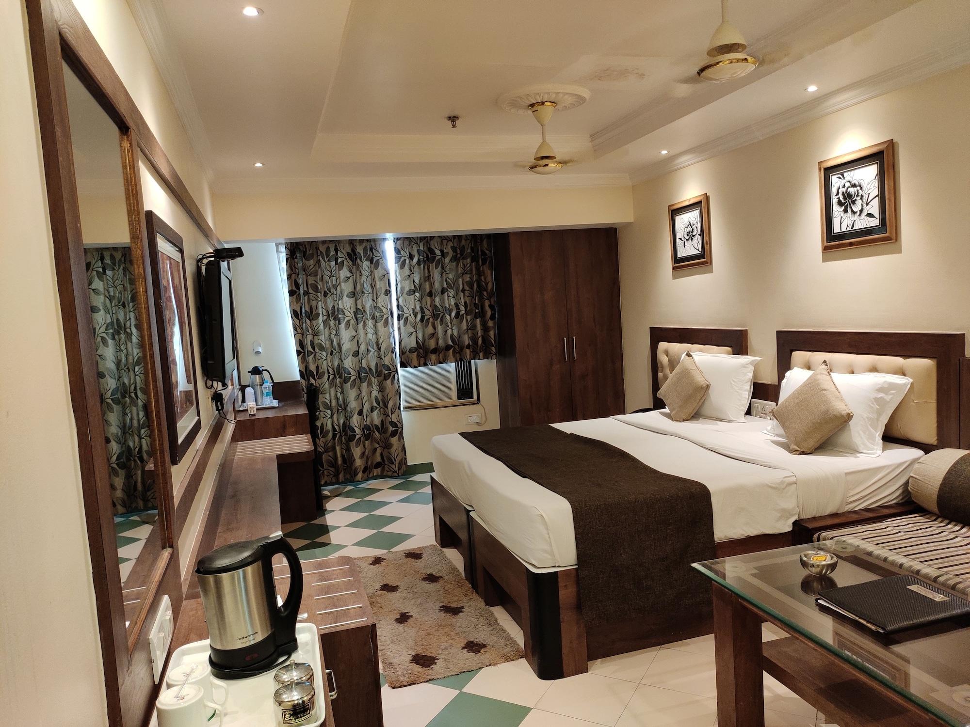 Hotel Pushpak Bhubaneswar Buitenkant foto