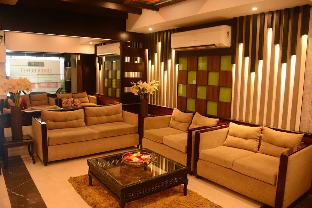 Hotel Pushpak Bhubaneswar Buitenkant foto