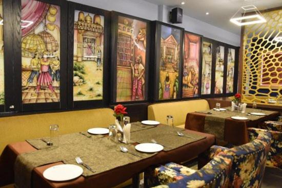 Hotel Pushpak Bhubaneswar Buitenkant foto