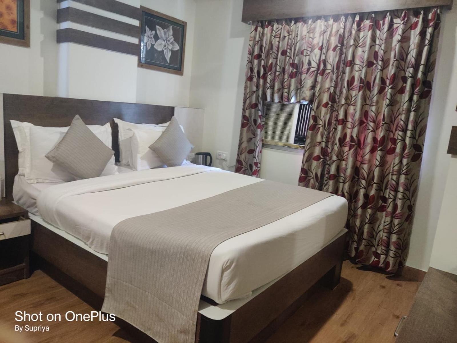 Hotel Pushpak Bhubaneswar Buitenkant foto