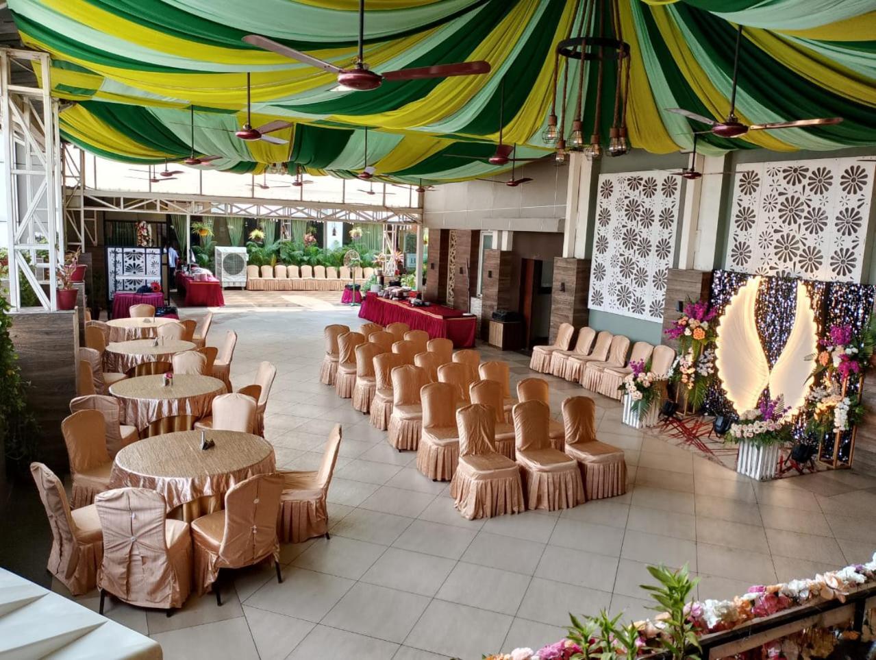 Hotel Pushpak Bhubaneswar Buitenkant foto