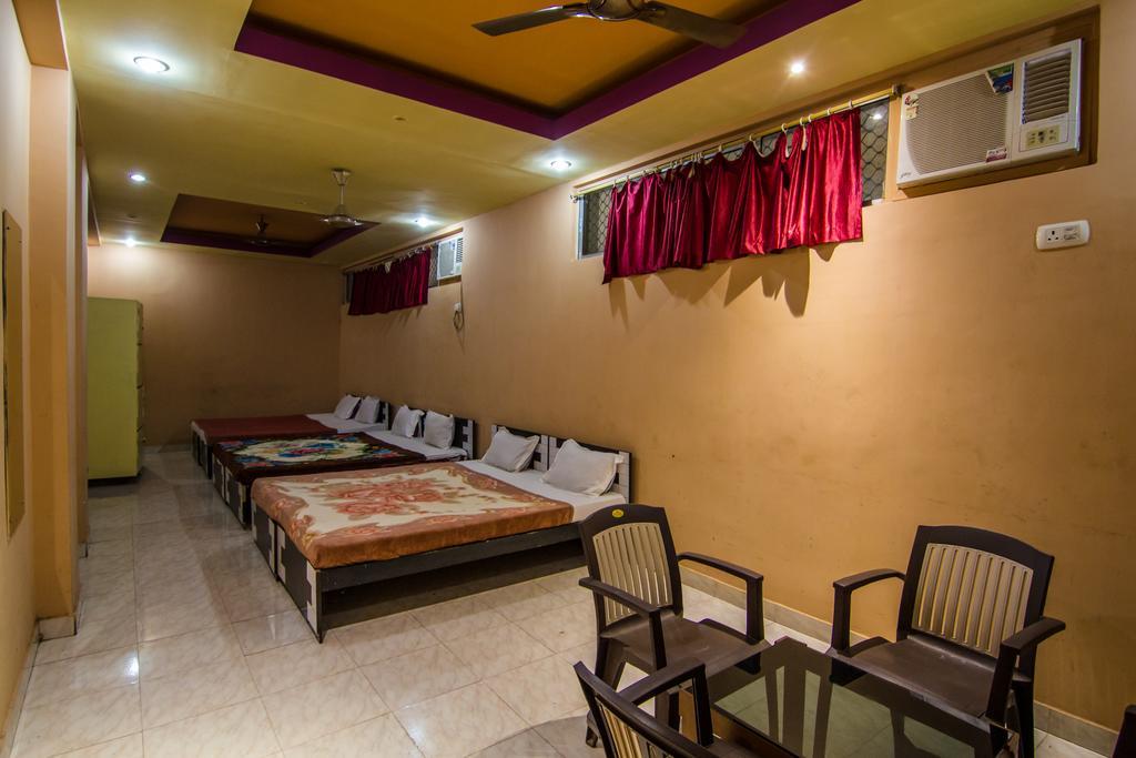 Hotel Pushpak Bhubaneswar Buitenkant foto