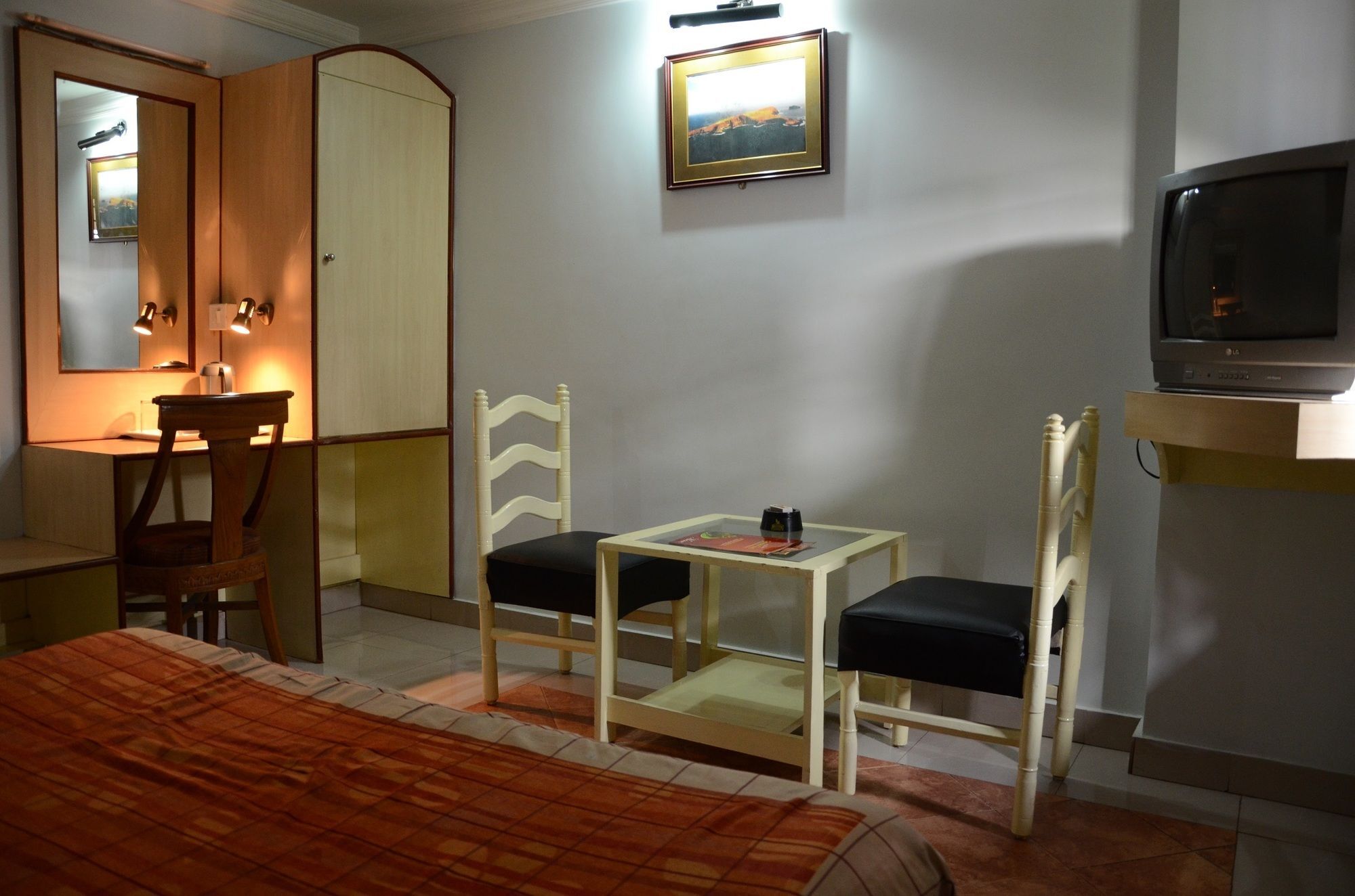 Hotel Pushpak Bhubaneswar Buitenkant foto